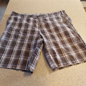 JF J Ferrar Men's 44 Modern Fit Brown White Plaid Preppy Cargo Shorts